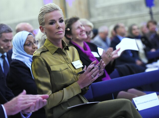 ALVORLIG SYK: Gunhild Stordalen lider av en svært sjelden og alvorlig bindevevssykdom, og har gjennom gått en rekke behandlinger. Foto: Aftonbladet ALVORLIG SYK: Gunhild Stordalen lider av en svært sjelden og alvorlig bindevevssykdom, og har gjennom gått en rekke behandlinger. Foto: Aftonbladet